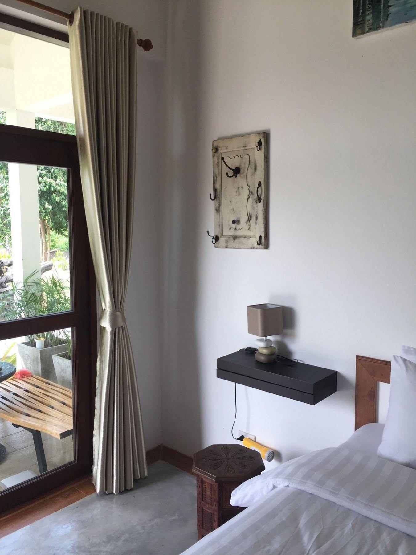 Hotel Tree Roots Retreat à Rayong Extérieur photo