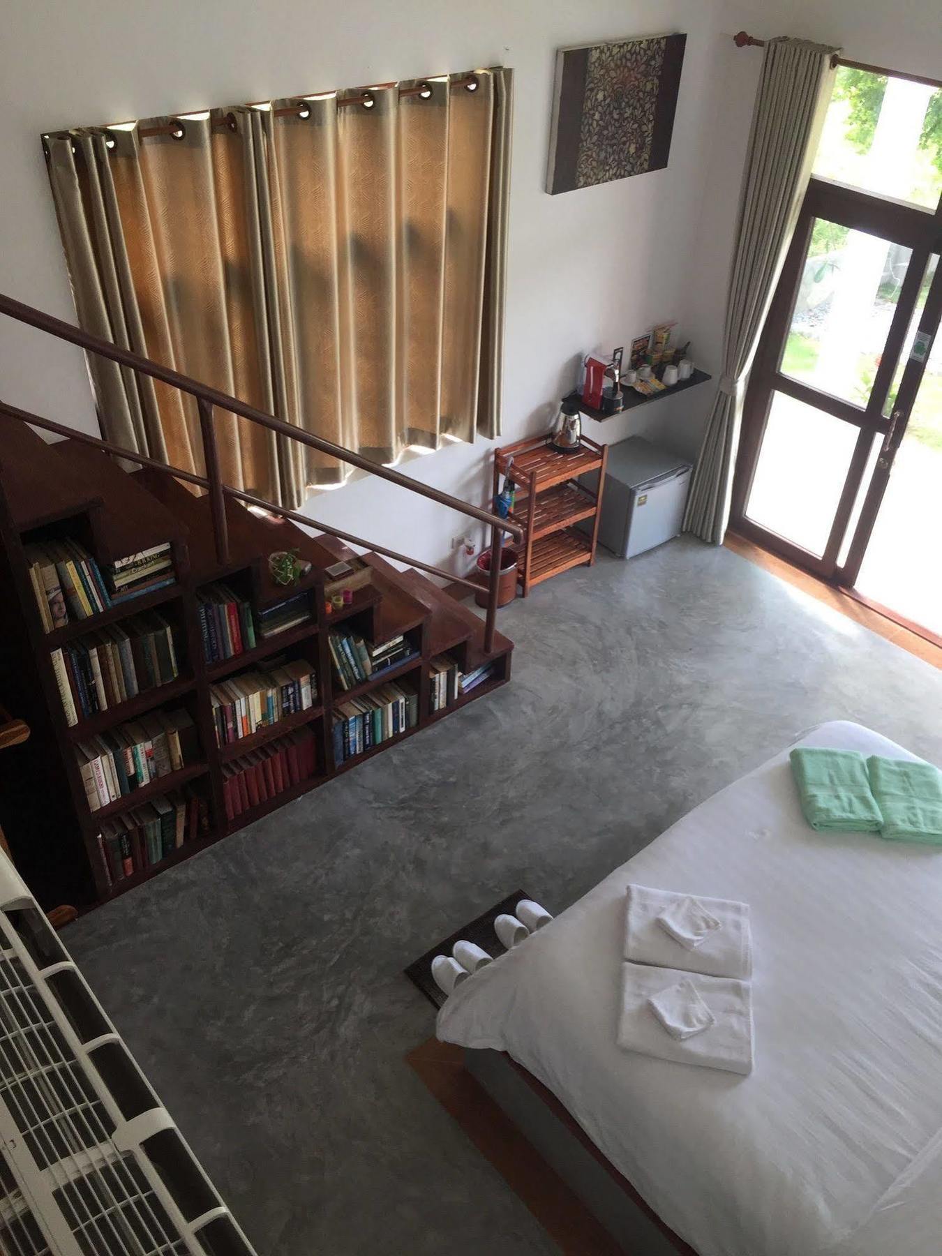 Hotel Tree Roots Retreat à Rayong Extérieur photo