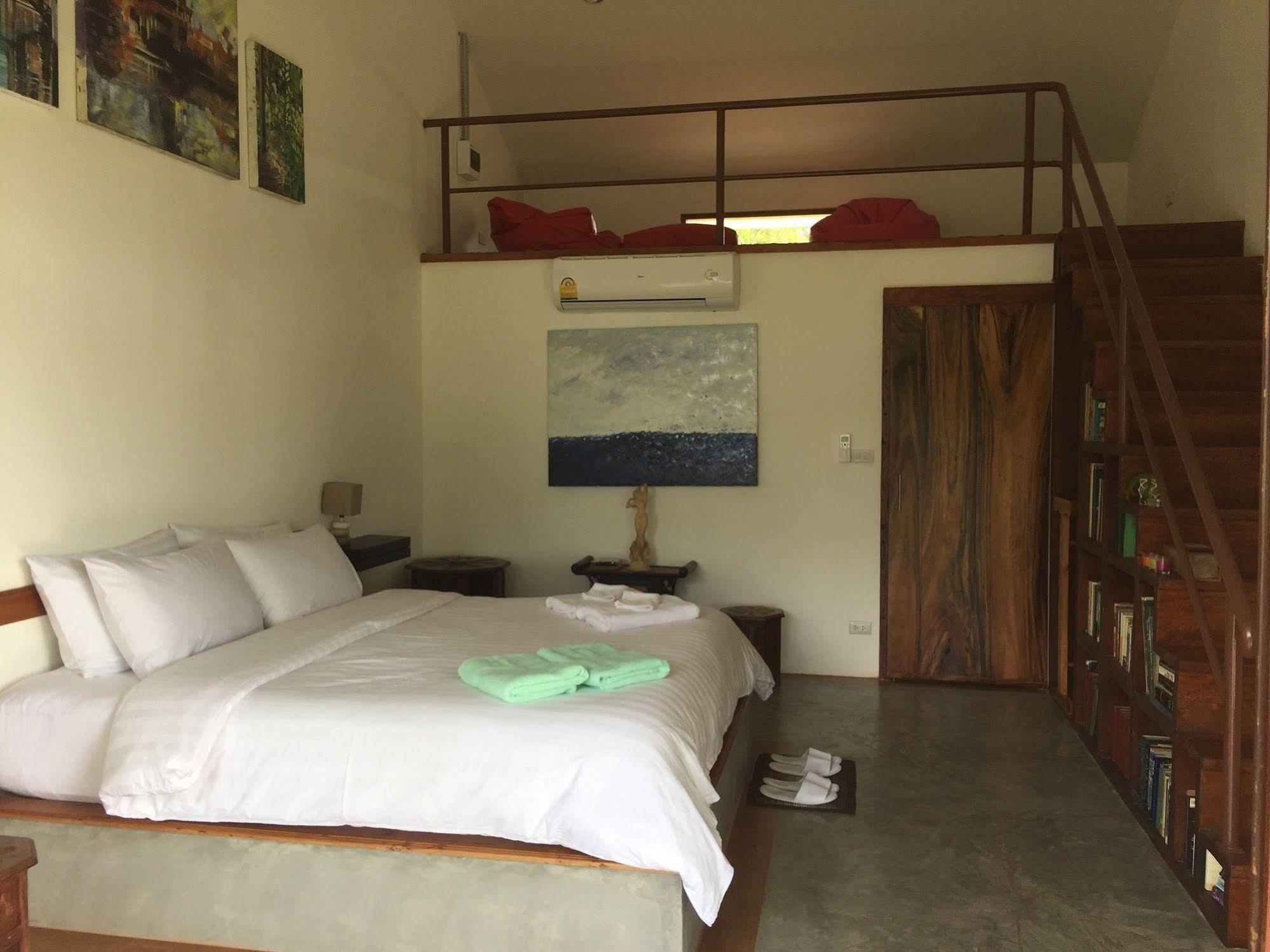 Hotel Tree Roots Retreat à Rayong Extérieur photo