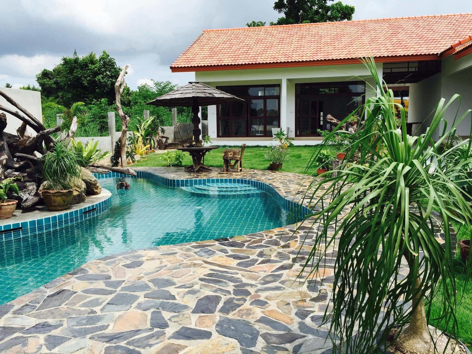 Hotel Tree Roots Retreat à Rayong Extérieur photo